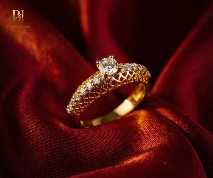 21k Gold Filigree Lattice Diamond Ring